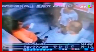Queda de elevador em prédio residencial deixa três feridos na China