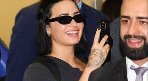 Demi Lovato chega para o The Town com aerolook ALL BLACK