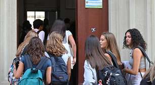 Estudantes italianos voltam às aulas sob temor da Covid-19