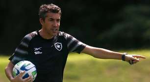 Bruno Lage critica arbitragem por gol anulado do Botafogo e diz que 'erros mantêm Brasileirão animado'