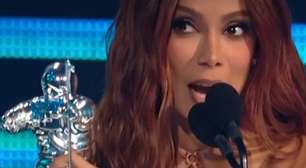 Aranha, presilha, fechadura de Anitta: os looks do VMA 2023