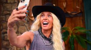 Adriane Galisteu exibe look country destroyed na pré-Fazenda