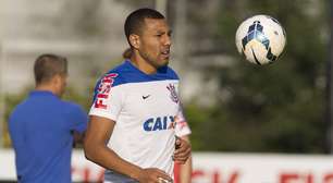 Ex-Corinthians, Luis Ramírez fala sobre chance de aposentadoria