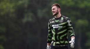 Perri participa de atividade e indica que deve ser titular do Botafogo contra o Corinthians