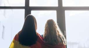Mulheres bissexuais relatam 12 vezes mais episódios de violência que homens cis