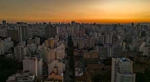 Teto que esquenta na favela, árvore e ar-condicionado no bairro rico: a desigualdade sob calor extremo