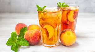 Chá gelado de pêssego: faça em casa essa bebida refrescante