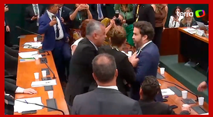 André Janones é empurrado por Evair de Melo após dizer que deputado estava com 'bafo de cachaça'