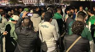 Aperto, correria e horas de espera: o perrengue da torcida do Palmeiras na Argentina