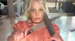 Polícia visita casa de Britney Spears após vídeo com facas