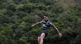 Botafogo anuncia renovação de contrato com o lateral Hugo até o fim de 2026