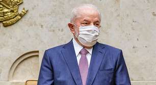 Lula chega ao hospital para fazer cirurgia no quadril; procedimento deve durar de 2h a 3h