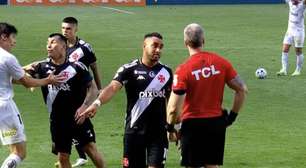 Expulso contra o Santos, Medel cumpre segunda suspensão em dez jogos