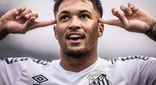 Santos goleia Vasco com dois de Marcos Leonardo e respira fora do Z4 do Brasileiro