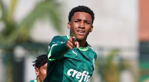 Joia do Palmeiras comemora dois gols em virada sobre rival no Paulistão sub-15