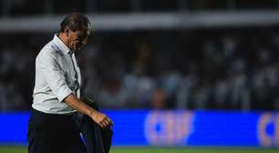 ANÁLISE: Vasco cai na pilha, se desorganiza e mostra futebol longe do apresentado na reação contra o rebaixamento