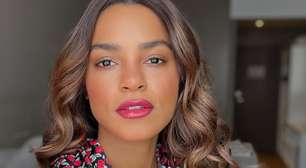 Lucy Alves posa de biquíni fio-dental chamativo e denota curvas desenhadas