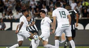 Botafogo só empata contra o Goiás, aumenta jejum e fica com sete pontos de vantagem no Brasileiro