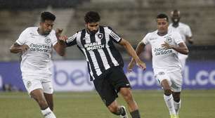 Lateral Maguinho valoriza empate do Goiás com o Botafogo, e mira se afastar da zona de rebaixamento