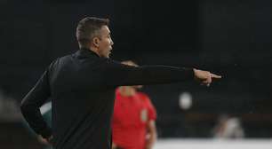 Bruno Lage vê como normal as vaias da torcida após empate do Botafogo