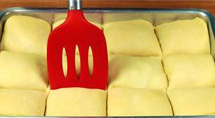 Lanche assado no forno fica com uma massa incrível e um recheio super suculento
