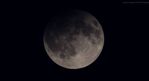 Foto do eclipse lunar mostra satélite natural da Terra e suas cores