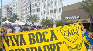 Torcida do Boca Juniors faz festa no RJ e homenageia torcedor morto