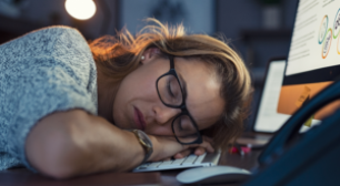 Estresse ocupacional afeta o sono de 60% dos profissionais
