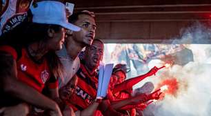Dia de muita festa! Confira imagens EMOCIONANTES da invasão rubro-negra no aeroporto de Salvador