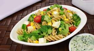 Salada de macarrão integral: receita refrescante para o calor