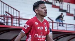 Eles ficam! Vila Nova age rápido e acerta a renovação dos contratos de lateral-direito e zagueiro; confira detalhes