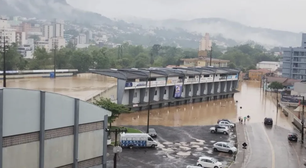 SC: Estádio de futebol fica debaixo d'água após ser atingido por tempestade