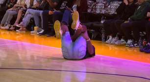 Torcedor dos Lakers erra arremesso de R$ 264 mil e lesiona joelho