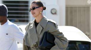 Bolsa máxi é hit para Verão 2024! Faça como Hailey Bieber e acerte no look mudando o tamanho do acessório