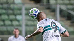 Slimani inicia tratamento de lesão com a Argélia e retorna ao Coritiba no fim de novembro
