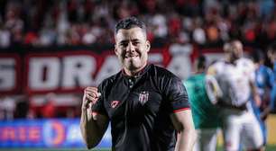 Técnico do Atlético-GO busca o 2º acesso de sua carreira e poderá se tornar o 4º carioca a subir com o Dragão à Série A; relembre