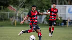 Volante do Vitória expõe emoção por ser relacionado contra a Chape e vibra com boa fase do time: "Felicidade tremenda"