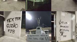 Botafogo em crise: Muro do Nilton Santos amanhece com pichações