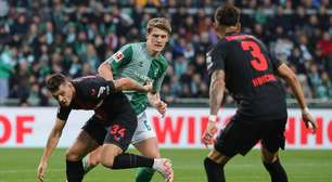 Leverkusen vence e reassume ponta da Bundesliga; Dortmund vira