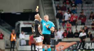 Vasco pode ter até cinco desfalques contra o Corinthians; Rossi e Jair retornam