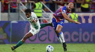 Com um a menos, Palmeiras empata com o Fortaleza e mantém liderança