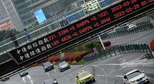 Ações de Hong Kong caem com sentimento fraco; mercado da China sobe