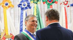 A pedido de Lula, Dino seguirá no cargo até sabatina para STF, mas sem agenda pública