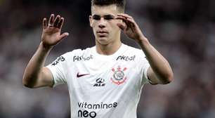 Volante revelado na base marca primeiro gol no profissional do Corinthians