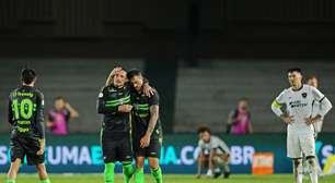 Jogadores poucos aproveitados e estreantes são vitais em empate do Coritiba