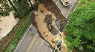 Chuvas em SC: cratera se abre em rodovia de cidade e causa transtornos