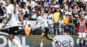 Atacante do Corinthians celebra temporada histórica no feminino e exalta grupo e comissão técnica