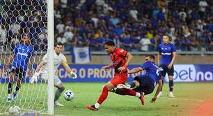 Vitor Roque lamenta empate cedido pelo Athletico-PR contra o Cruzeiro: "Viemos atrás da vitória"