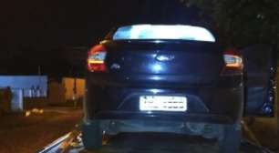 Carro roubado em Porto Alegre é abordado em Alvorada levando a prisão de 3 pessoas