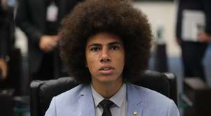 Denúncia contra Renato Freitas por chamar Zanin de 'branco privilegiado' avança na Assembleia do Paraná